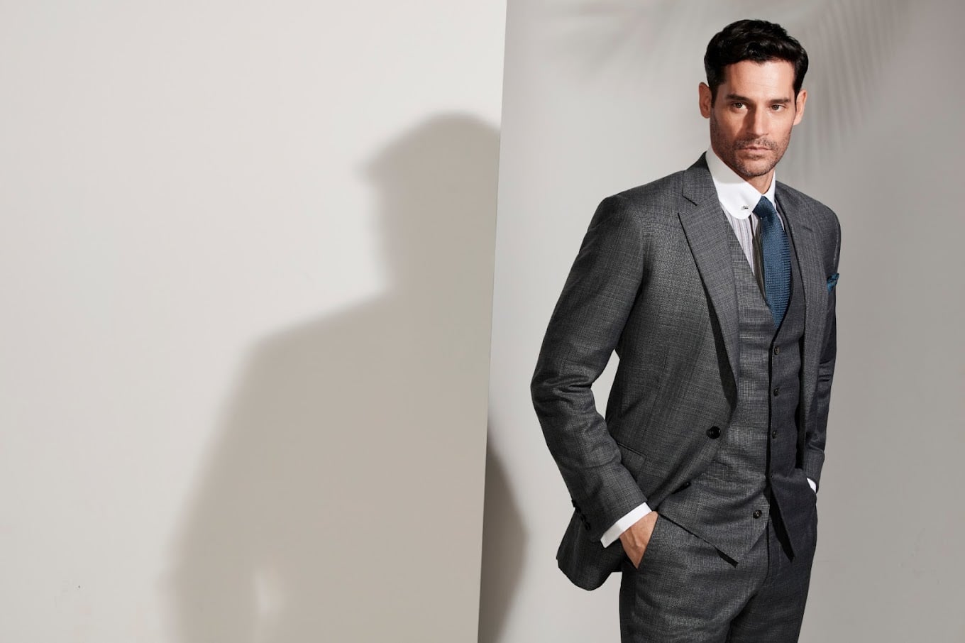 How to Choose a Perfect Custom Suit: 12 Tips for your Guide